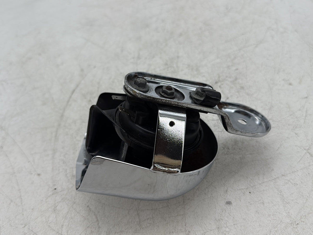 2009 Harley Street Glide Touring FLHX OEM Horn Signal Klaxon Chrome Cover