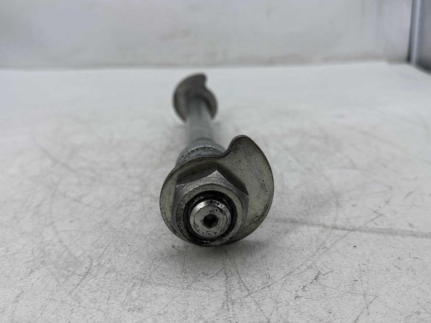 2005 Harley Electra Glide Touring Ultra FLHTCUI OEM Rear Wheel Axle Bolt Shaft