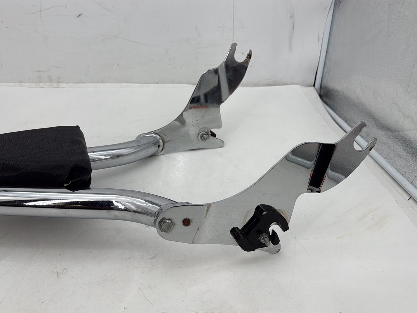2013 Harley Street Glide Touring FLHX OEM Rear Sissy Bar w/ Backrest Cushion Pad