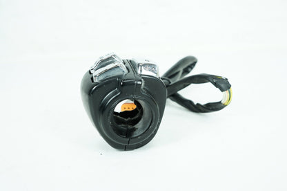 1999 - 2006 Harley-Davidson Dyna Low Rider Left Turn Signal Headlight Switches Controls 71685-06A
