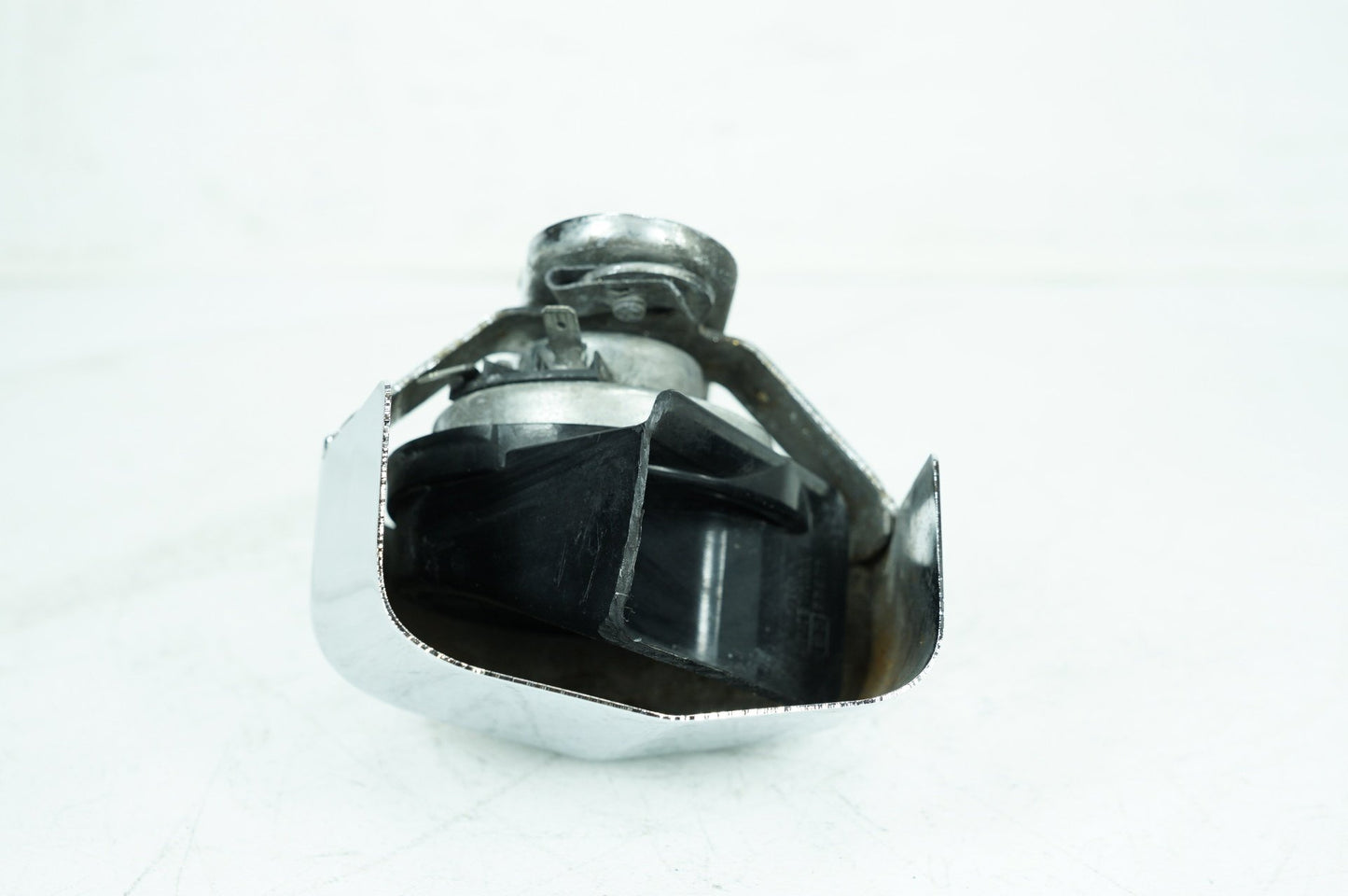 2007 - 2013 Harley-Davidson Touring Electra Glide Horn Signal Klaxon Chrome Cover 69012-93A