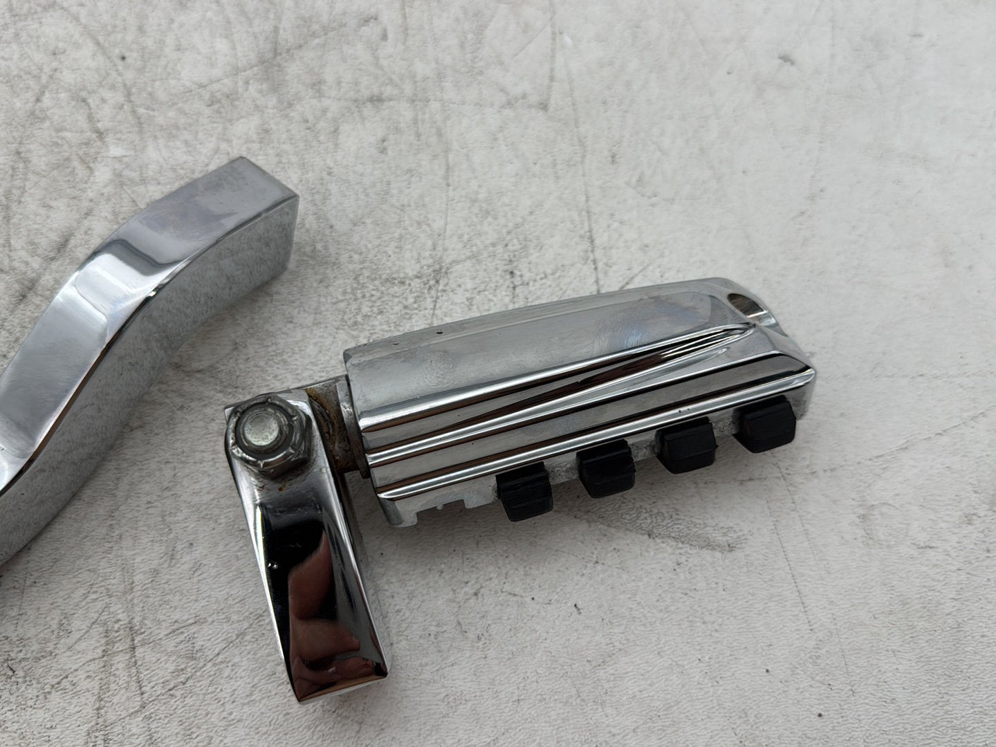 2003 Harley Dyna Wide Glide FXDWG OEM Passenger Left & Right Foot Pegs