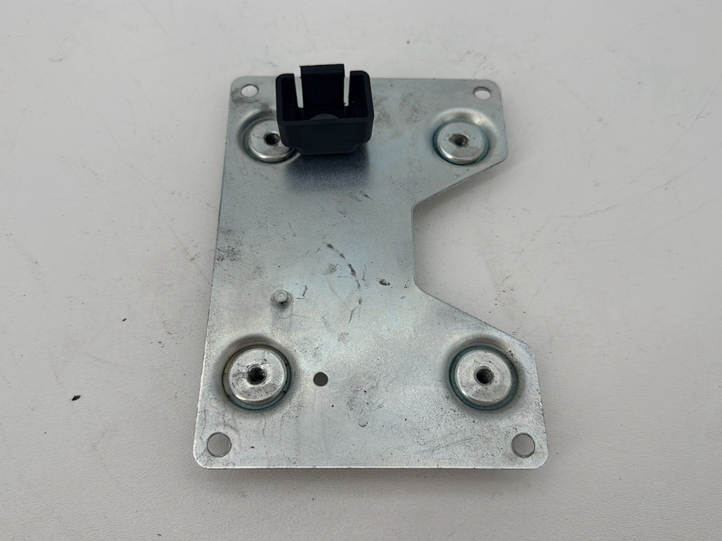 1999 - 2006 Harley-Davidson Dyna Low Rider Electrical Side Cover Tray Panel 70984-96A