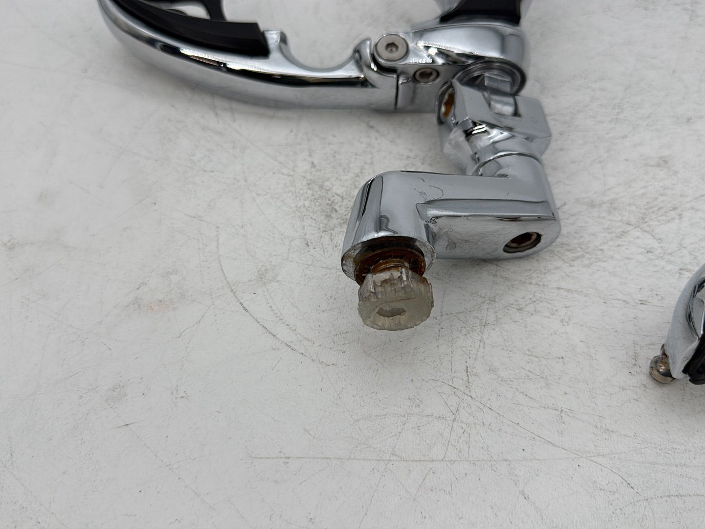 1999 - 2006 Harley-Davidson Touring Electra Glide Classic Front Right Left Highway Foot Pegs Kuryakyn