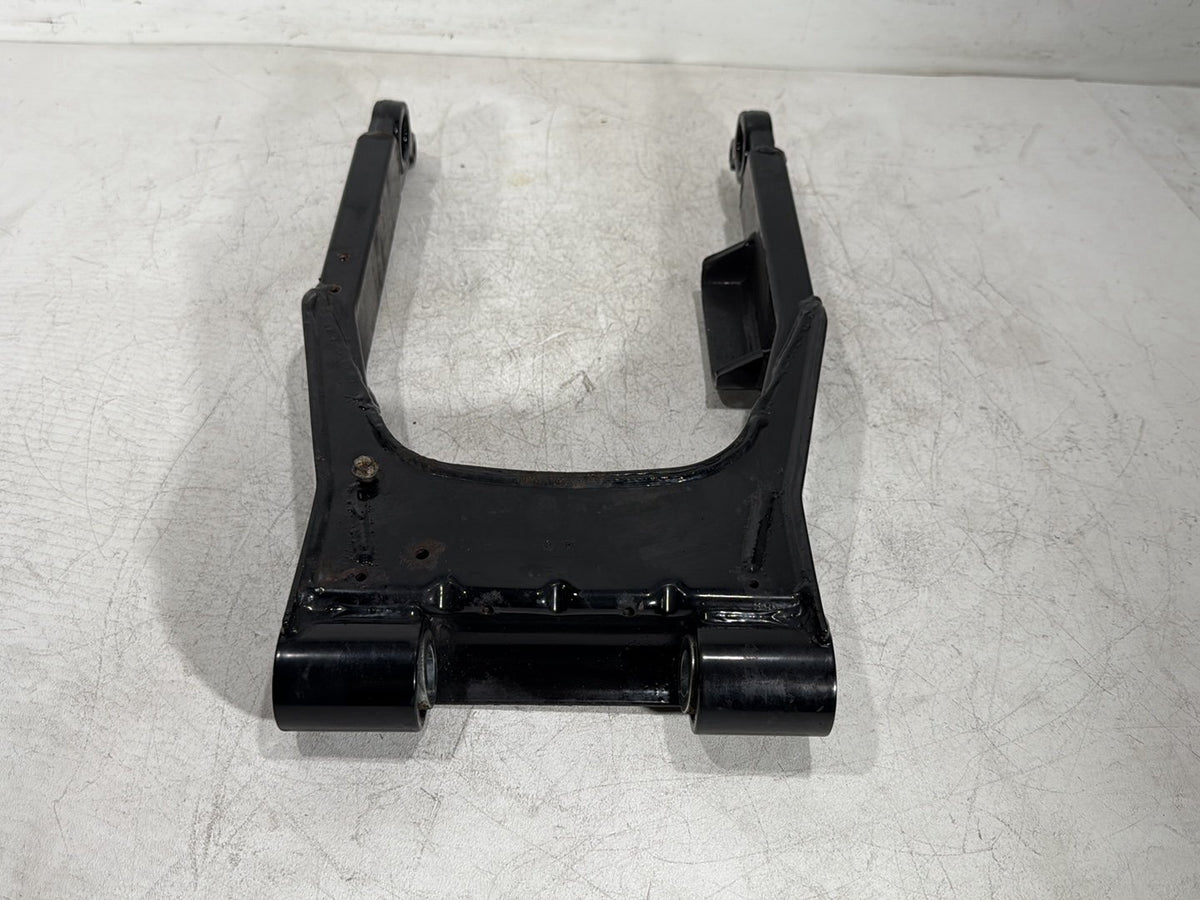 2006 Harley Electra Glide Touring Ultra FLHTCUI OEM Rear Fork Swingarm Swing Arm