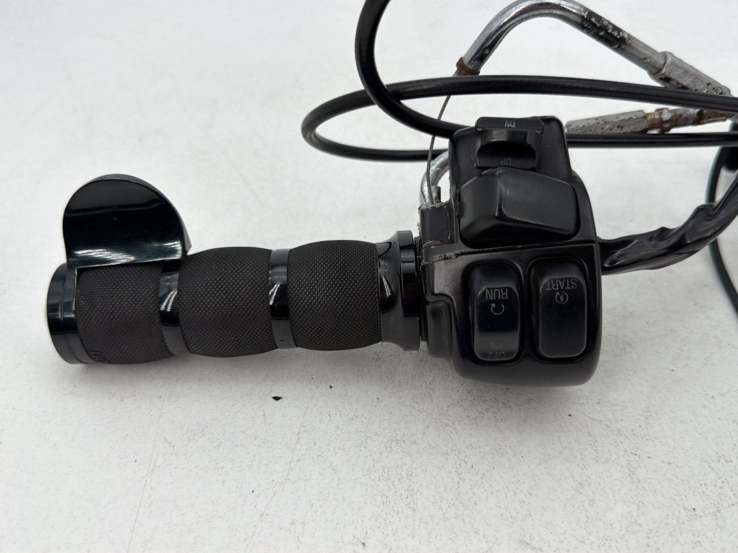 2007 - 2012 Harley-Davidson Touring Street Glide Right Engine Start Kill Switches Controls w/ Hand Grip, Idle Throttle Cables
