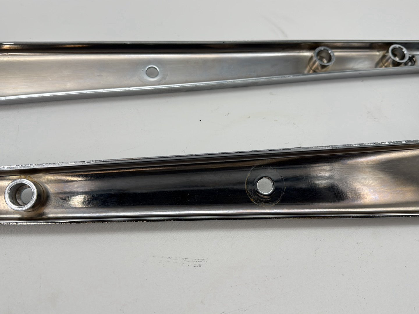 2008 Harley Softail Deluxe FLSTN OEM Rear Left Right Fender Struts Bracket