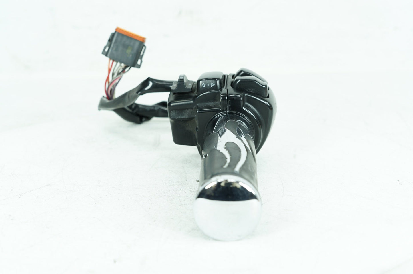 1999 - 2006 Harley-Davidson Touring Electra Glide Classic Right Engine Start Kill Switches Controls 71684-06A