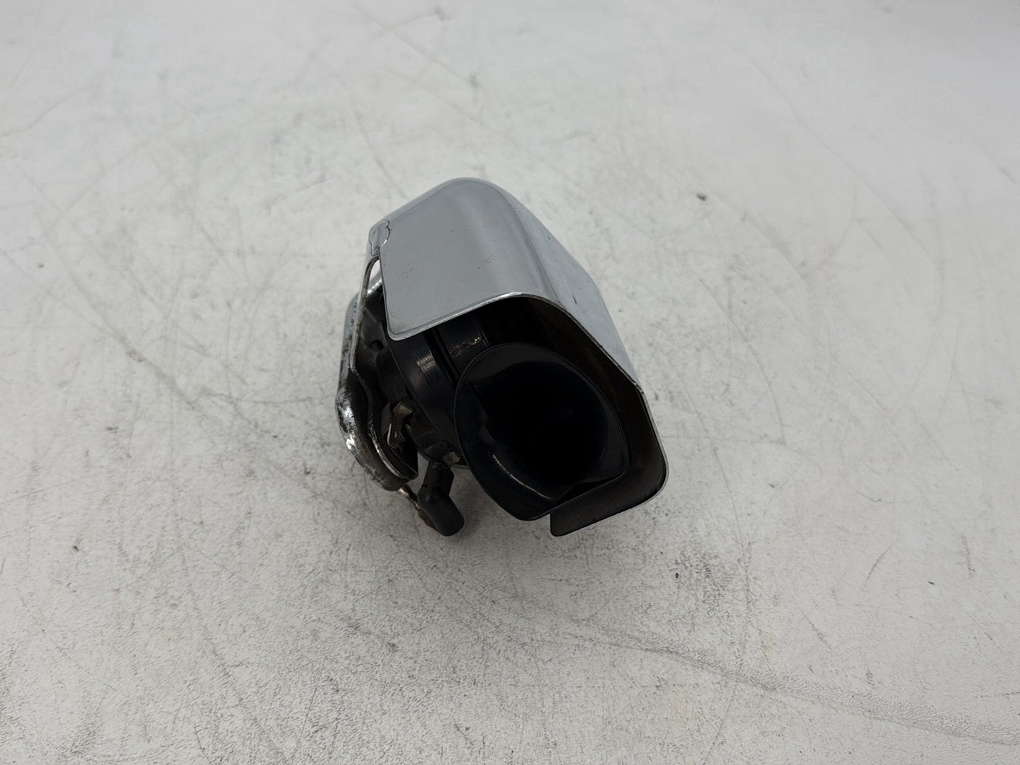 1997 Harley Softail Fat Boy FLSTF OEM Horn Signal Klaxon Chrome Cover 69012-93A
