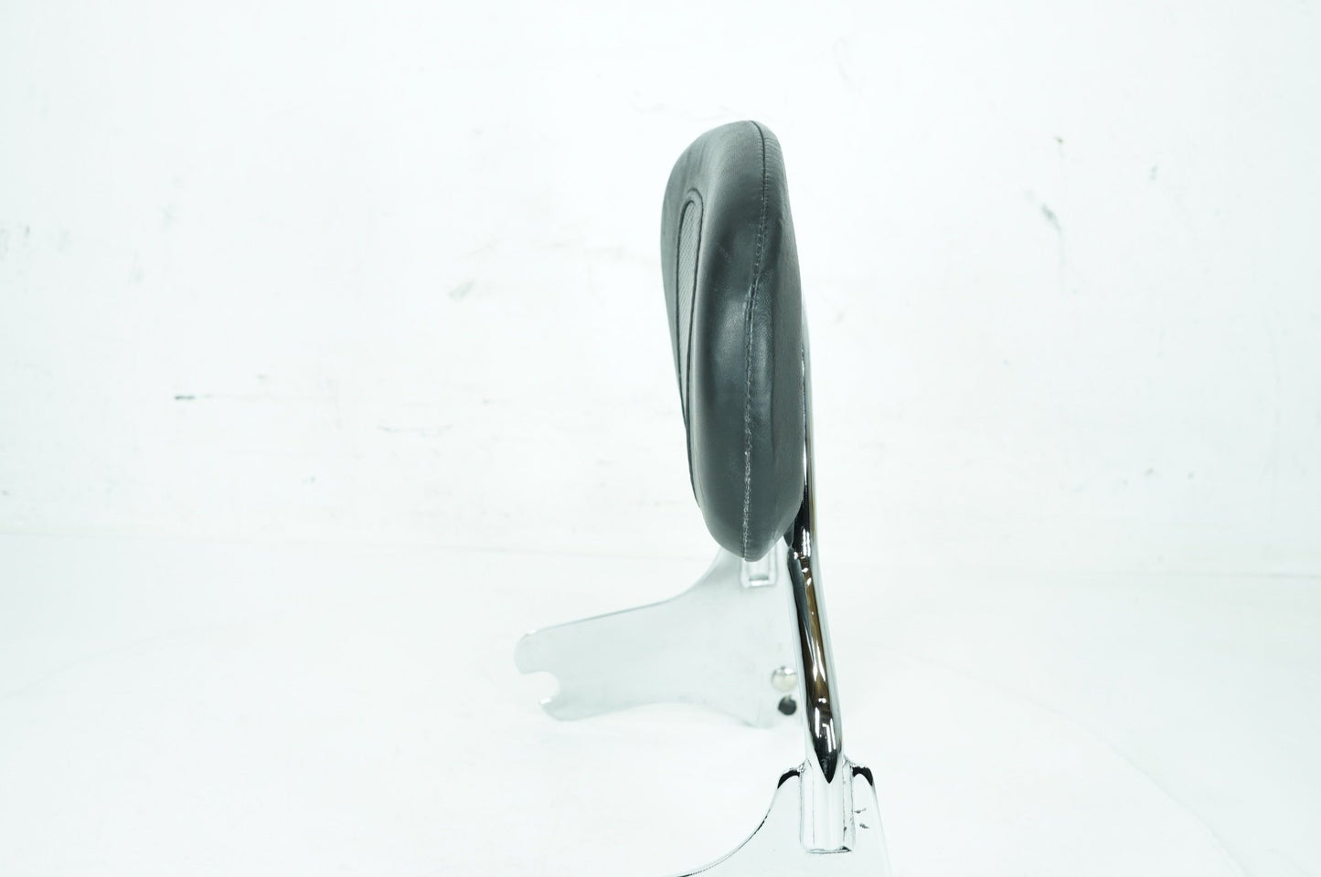 2000 - 2006 Harley-Davidson Touring Road King Custom Rear Sissy Bar w/ Backrest Cushion Pad 52933-97C