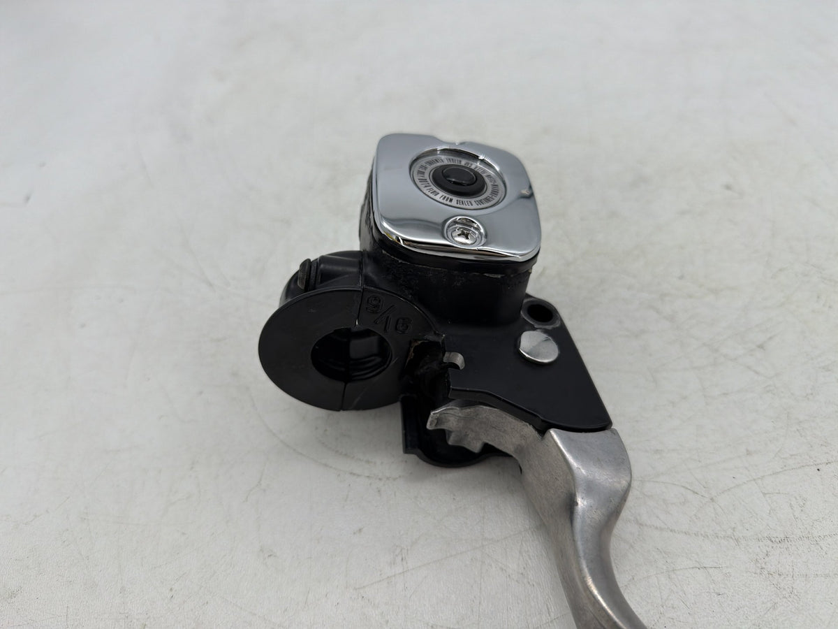2006 Harley Softail Deuce FXSTDI OEM Front Right Brake Lever Master Cylinder