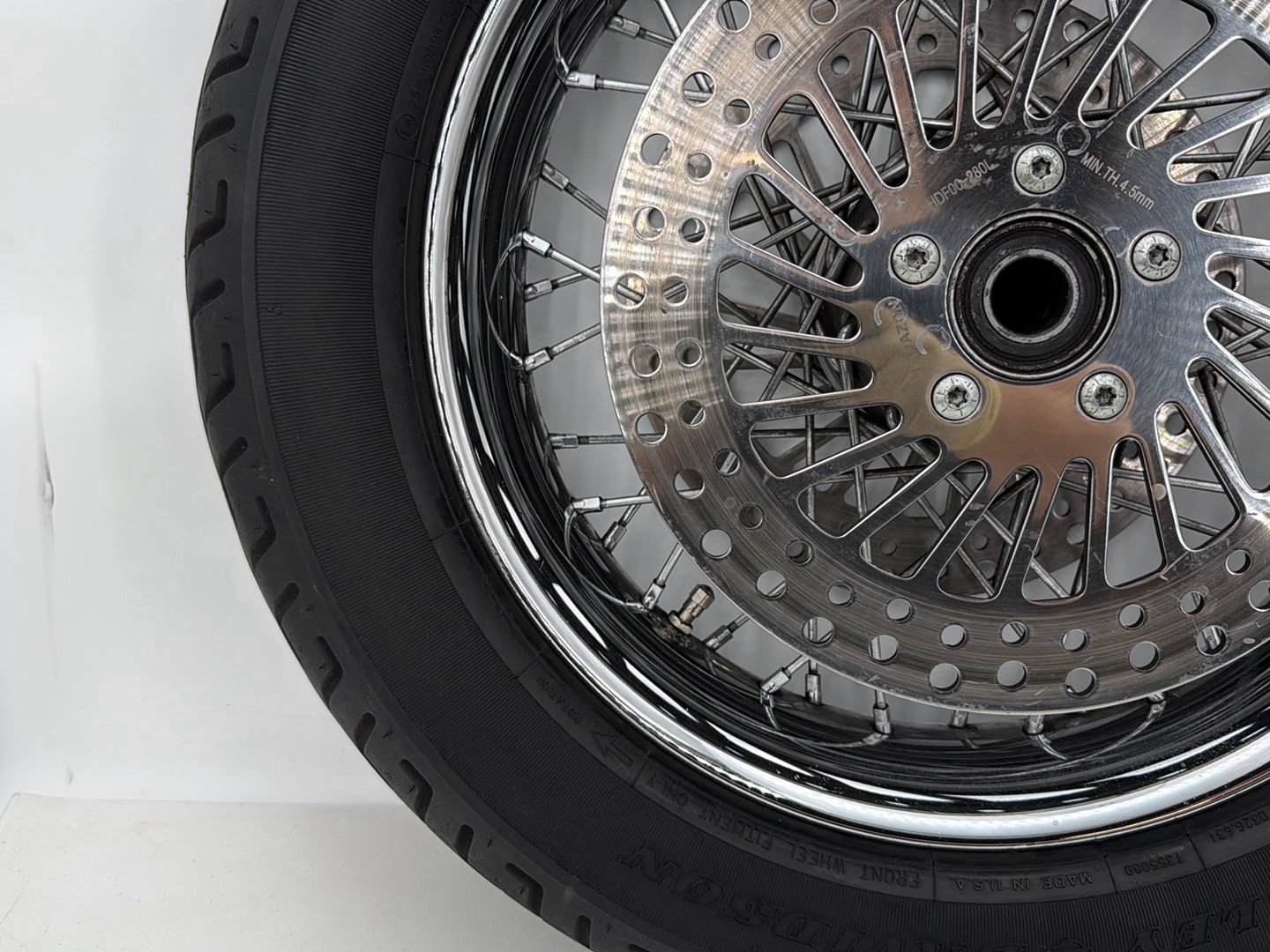 1999 - 2006 Harley-Davidson Touring Electra Glide Ultra Front Wheel Rim Tire Spoked 43440-05A
