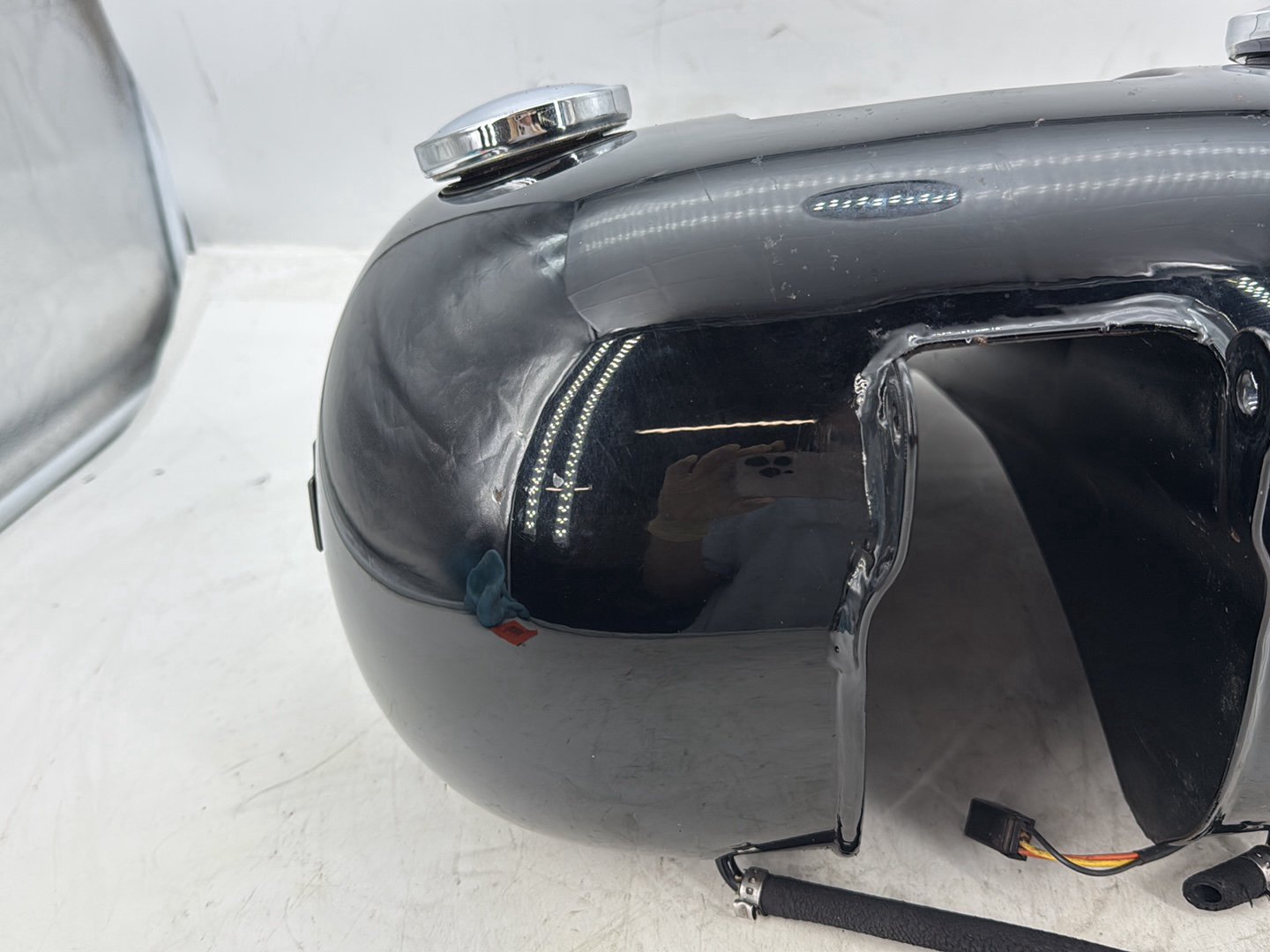 2012 Harley Dyna FXDF Fat Bob OEM Fuel Gas Tank Gasoline Reservoir