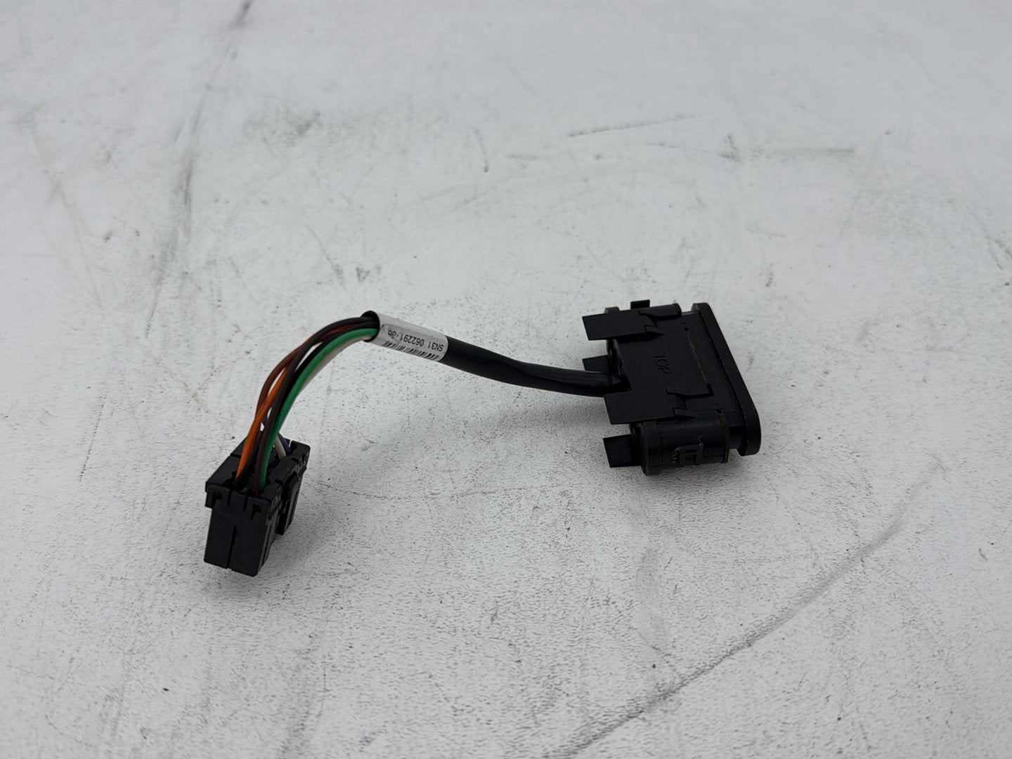 07 Harley Street Glide Touring FLHX OEM Dash Indicator Lamp Wire Plug 68789-96A