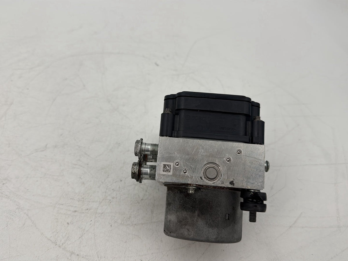 2015 Harley Touring FLHXS Street Glide OEM ABS Brake Pump & Control Module