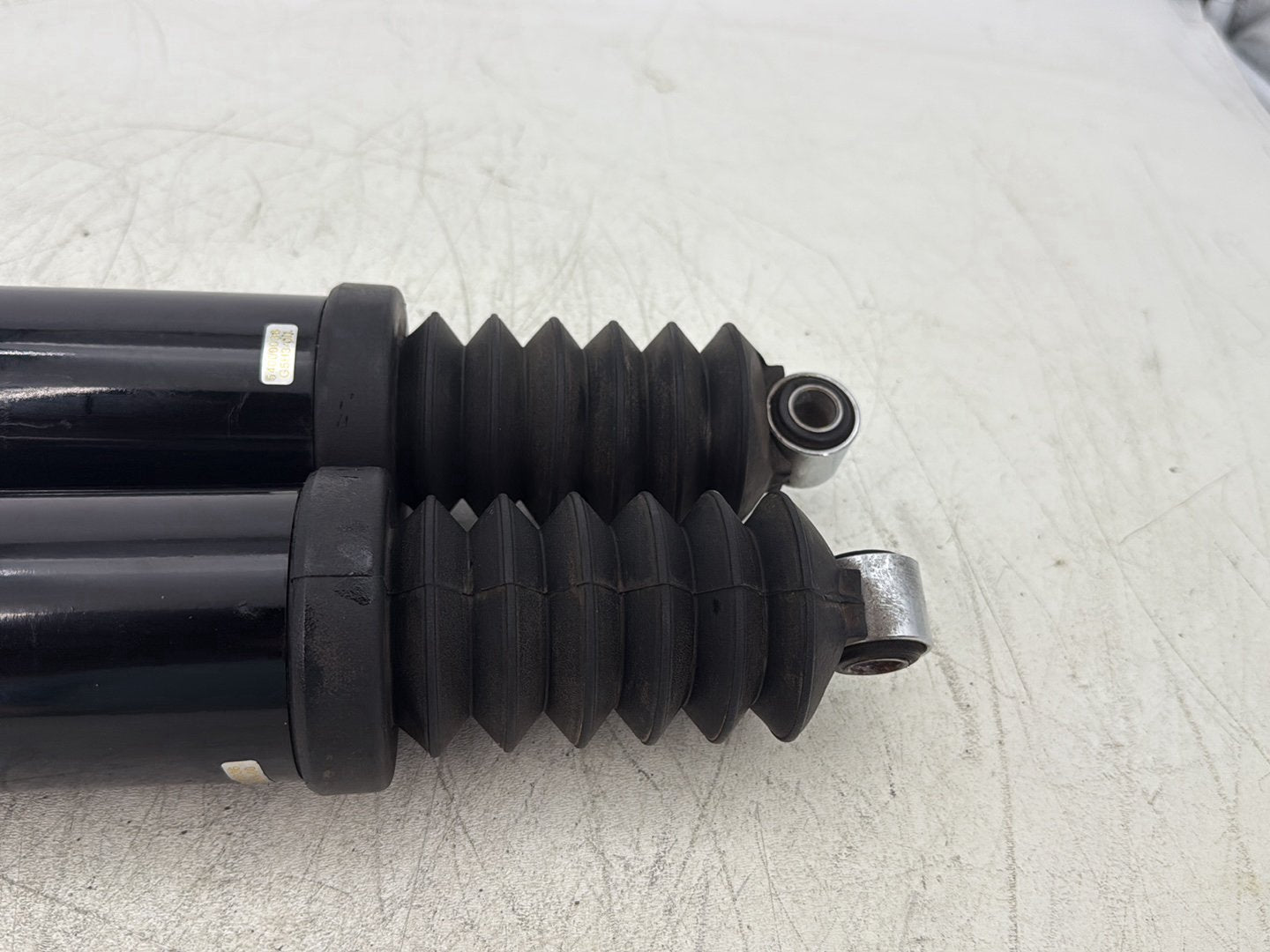 2016 Harley Road King Touring FLHR OEM Rear Left Right Shock Absorbers