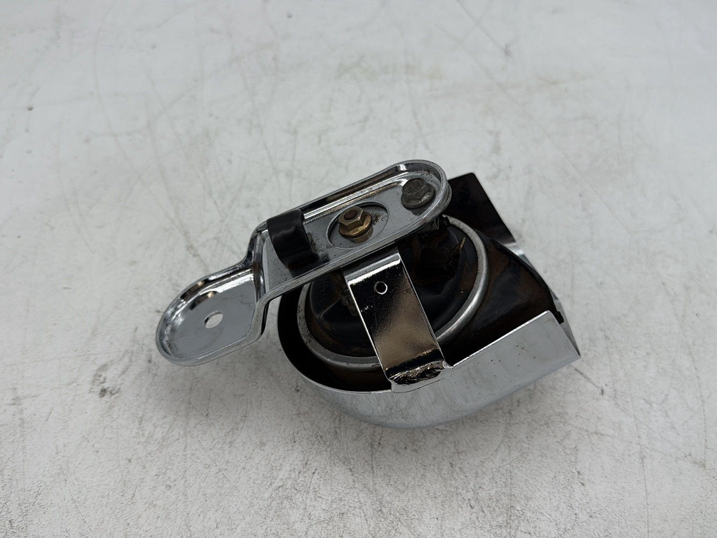 1996 Harley Electra Glide Touring FLHT OEM Horn Signal Klaxon Chrome Cover