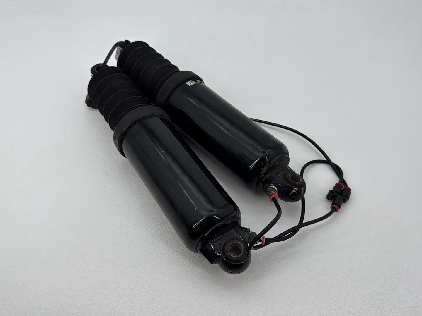 1999 - 2006 Harley-Davidson Touring Electra Glide Classic Rear Left Right Shock Absorbers 54565-97A