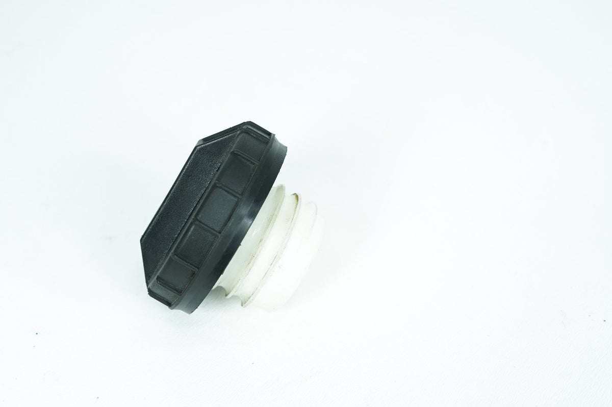 02 Harley Touring FLHTCUI Electra Glide Ultra OEM Fuel Gas Tank Cap Bushing Hub