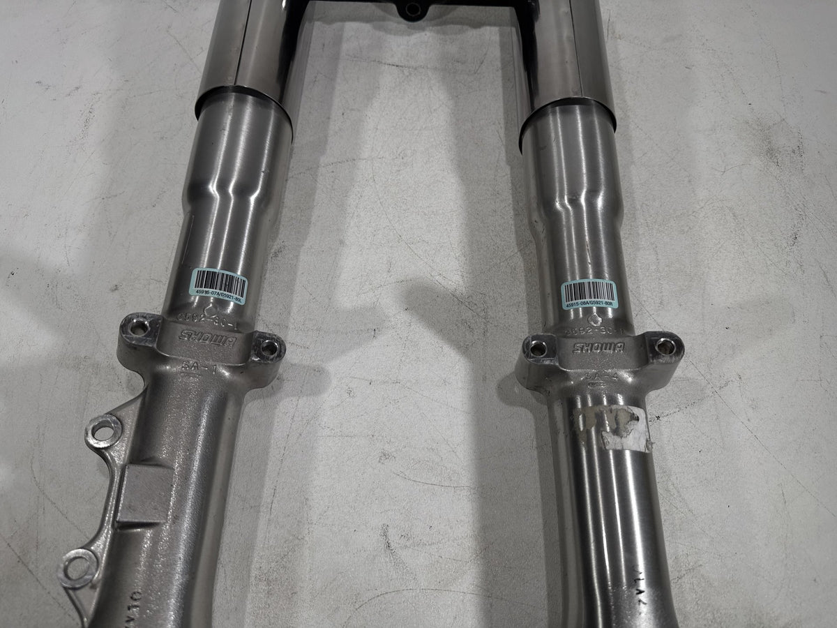 2011 Harley Softail Deluxe OEM Front Triple Tree Set & LH RH Fork Legs Sliders