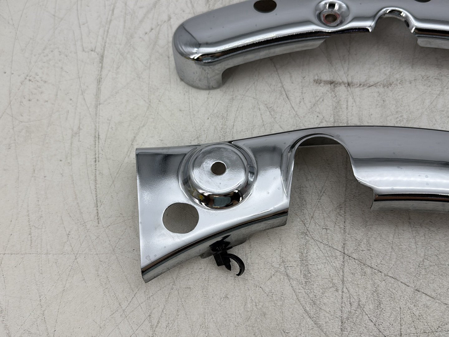 2012 Harley Street Glide Touring FLHX OEM Rear Left Right Fender Struts Bracket