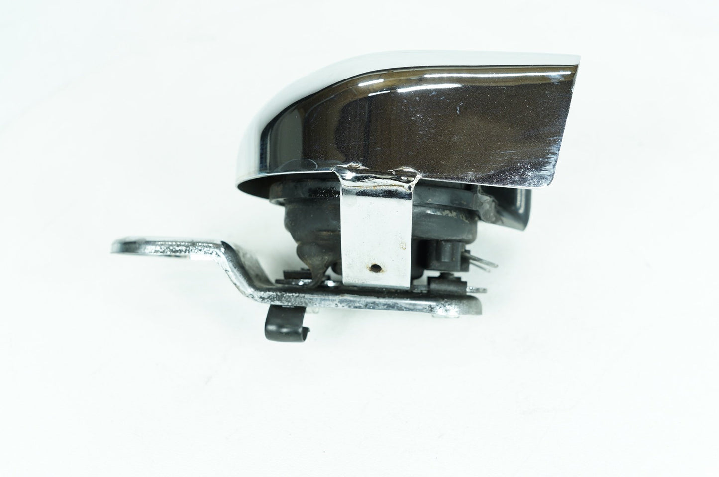 2007 - 2016 Harley-Davidson Dyna Super Glide Custom Horn Signal Klaxon Chrome Cover 69012-93A