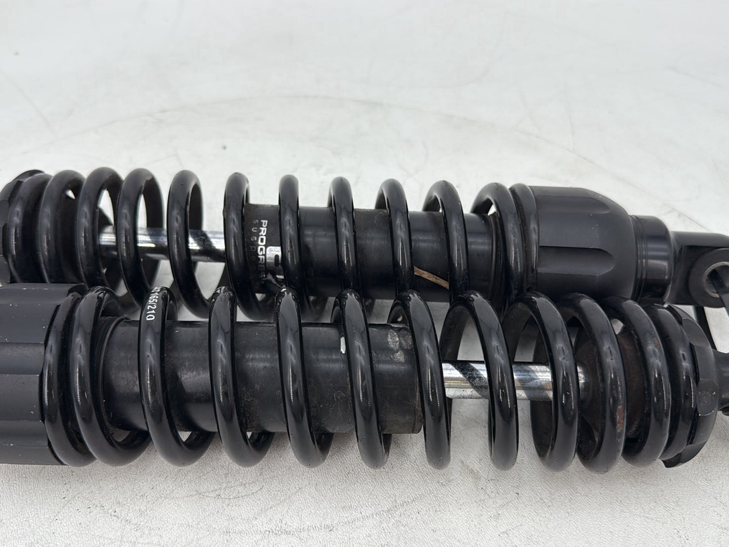 1999 - 2006 Harley-Davidson Touring Electra Glide Ultra Rear Left Right Shock Absorbers Progressive Suspension