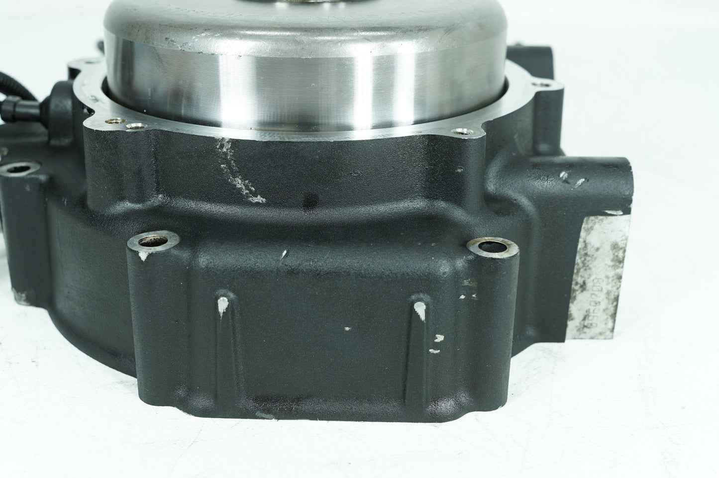 2008 - 2016 Harley-Davidson Dyna Wide Glide Crankcase Shaft Engine Motor Cover 24649-06