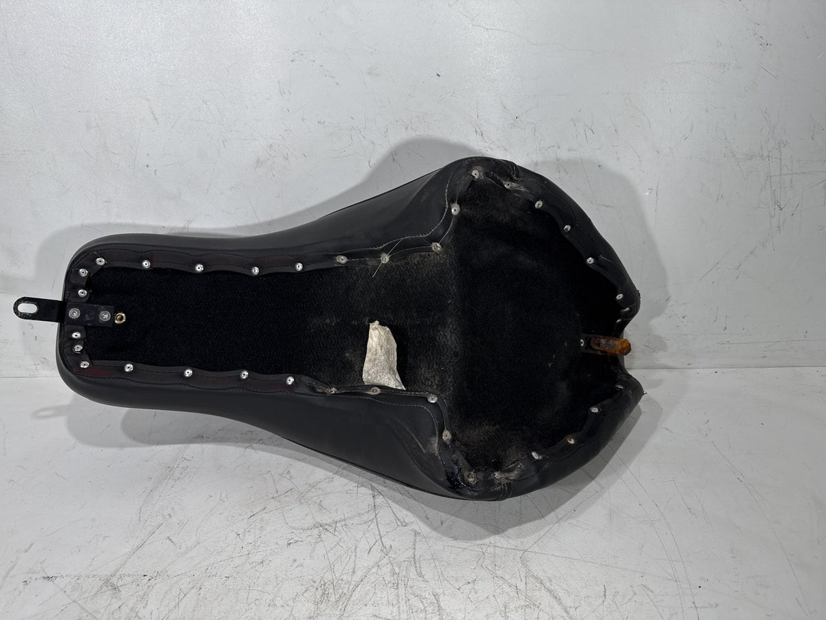 02 Harley Heritage Softail Classic Passenger Rider Driver Seat Saddle SADDLEMAN