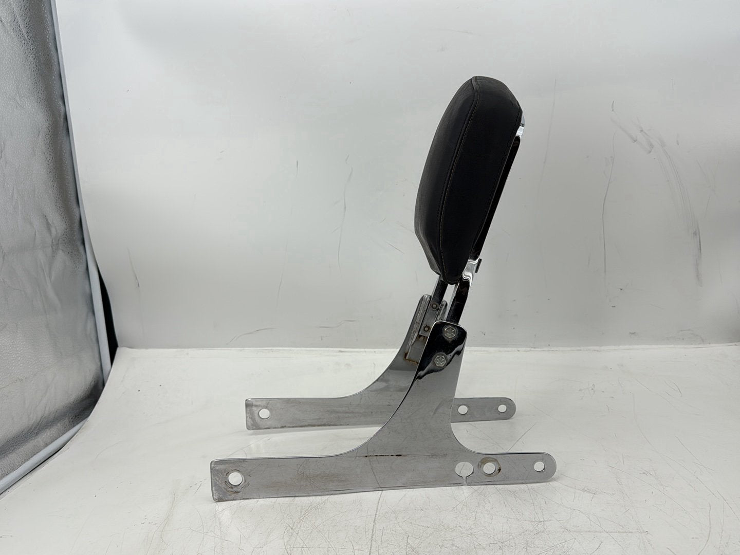 2005 Harley Dyna FXDWG Wide Glide OEM Rear Sissy Bar w/ Backrest Cushion Pad