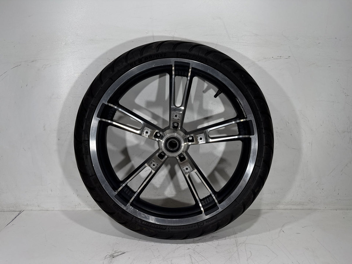 2006 Harley Street Glide Touring FLHX OEM Front Wheel Rim Tire 130/60B19 19"