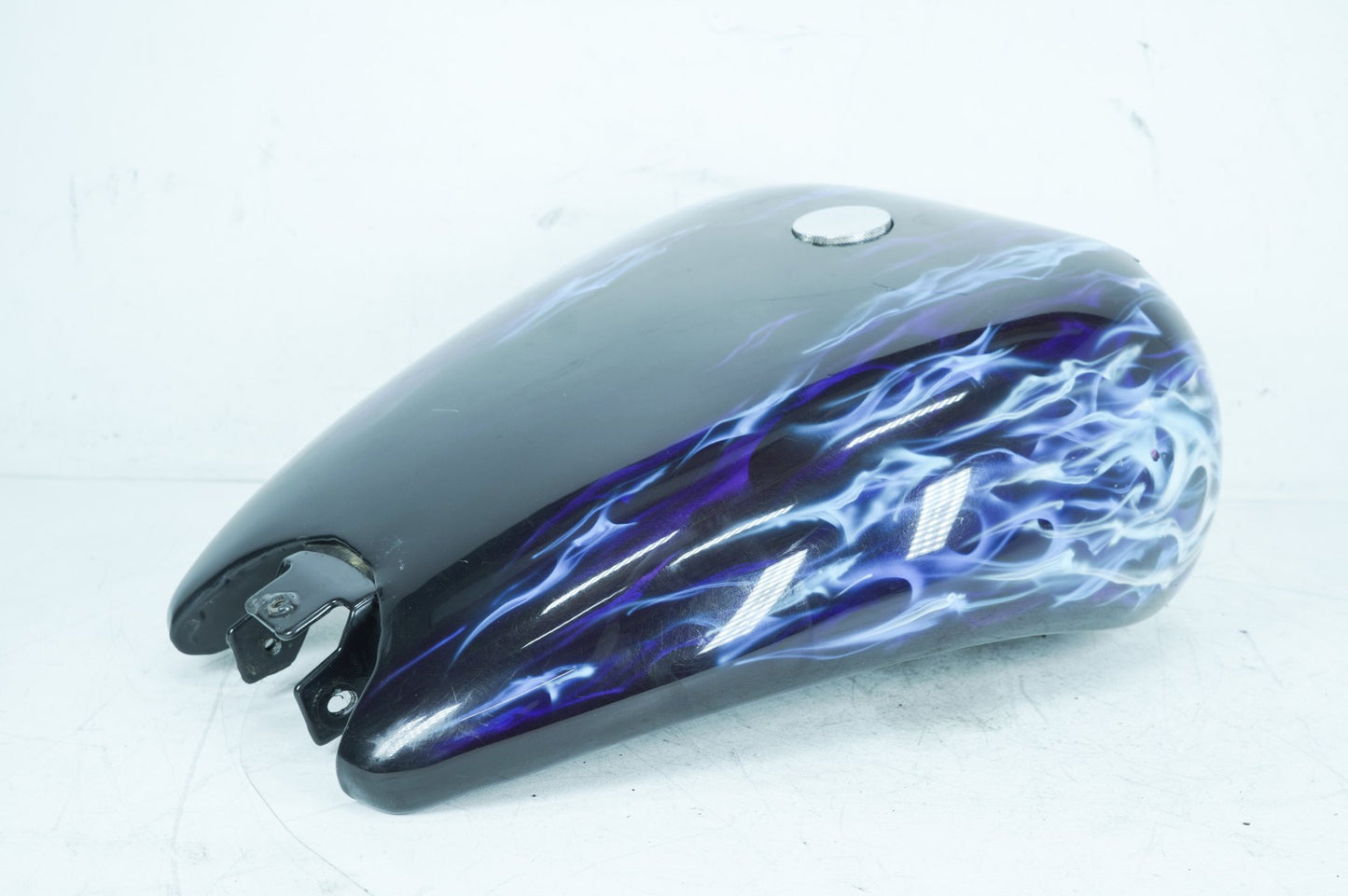 1999 - 2006 Harley-Davidson Dyna Super Glide T-Sport Gas Gasoline Fuel Tank Reservoir  61267-97