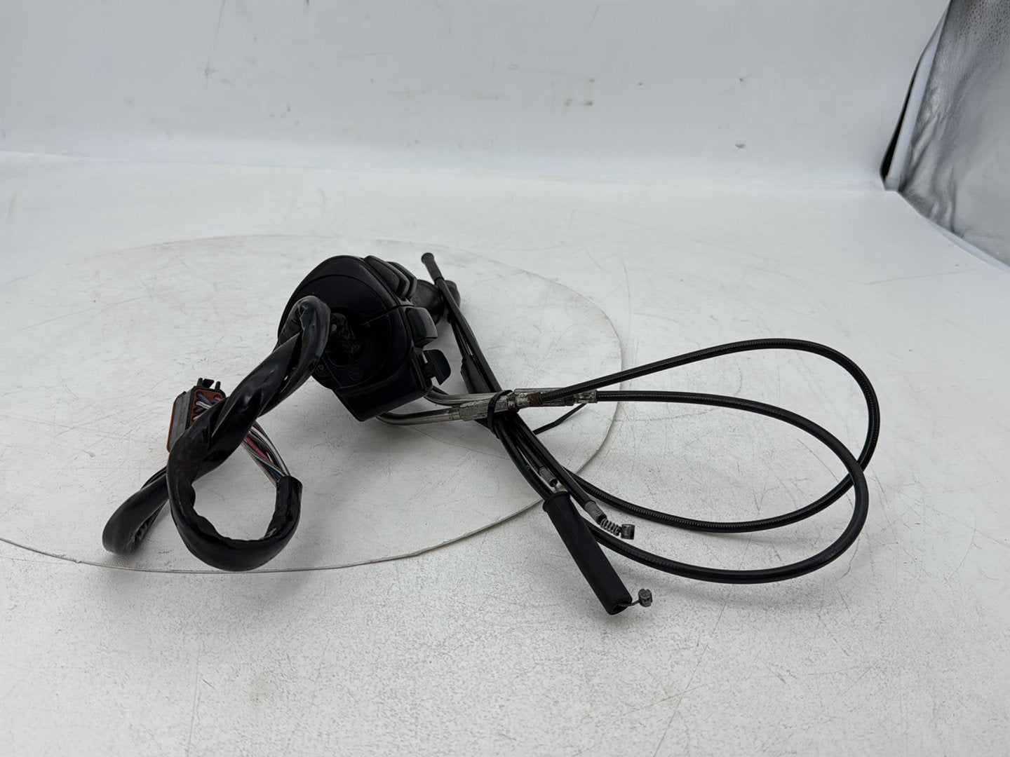 1999 - 2006 Harley-Davidson Touring Electra Glide Ultra Right Engine Start Kill Switches Controls 71684-06A