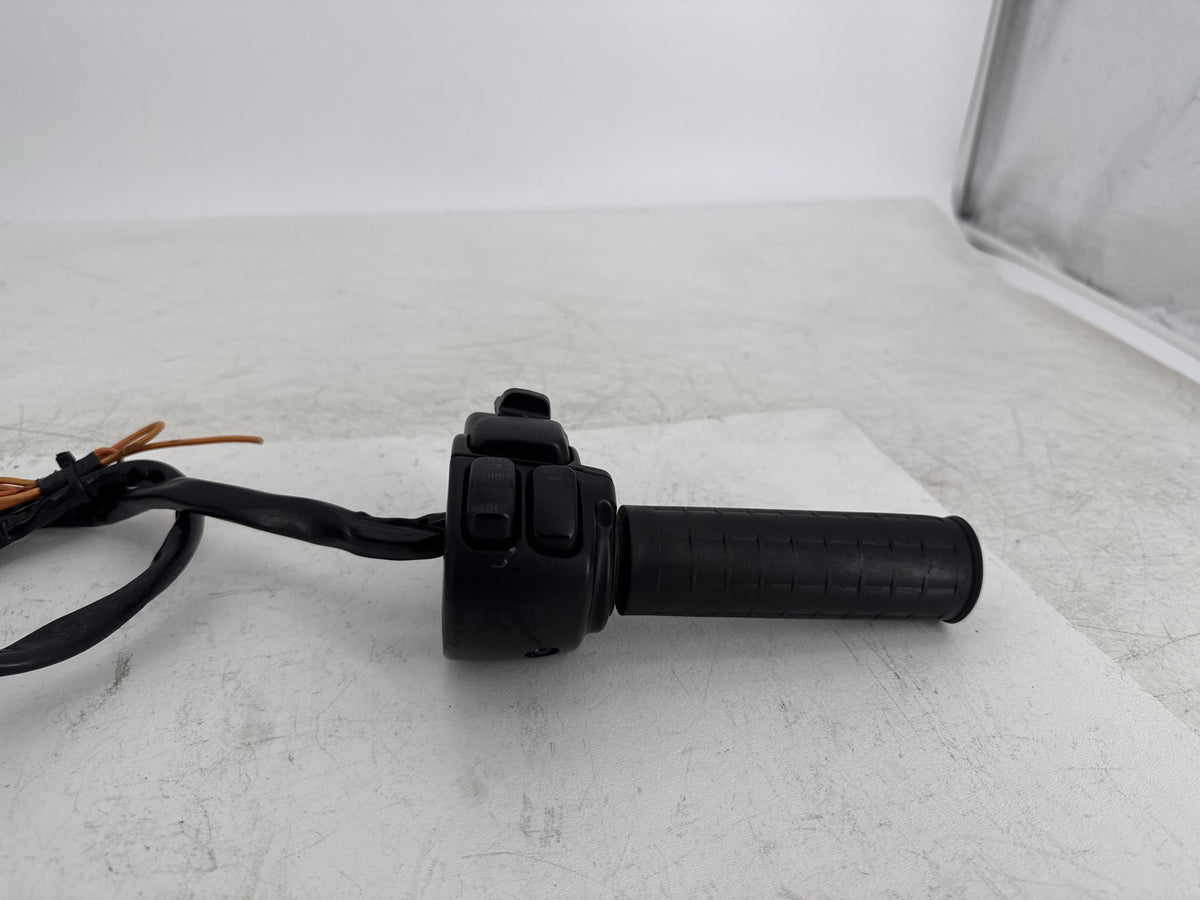 13 Harley Street Glide Touring OEM Left Turn Signal Headlight Switches Controls