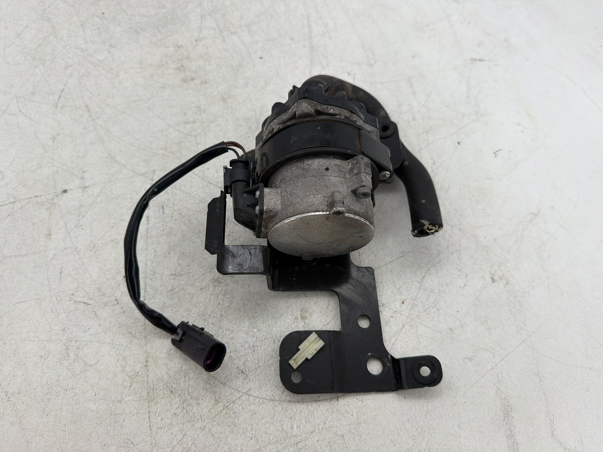 2015 Harley Electra Glide Touring Ultra Engine Coolant Motor Water Pump