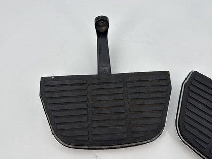 1999 - 2006 Harley-Davidson Touring Electra Glide Classic Left & Right Passenger Floorboard Foot Rest 52719-93B