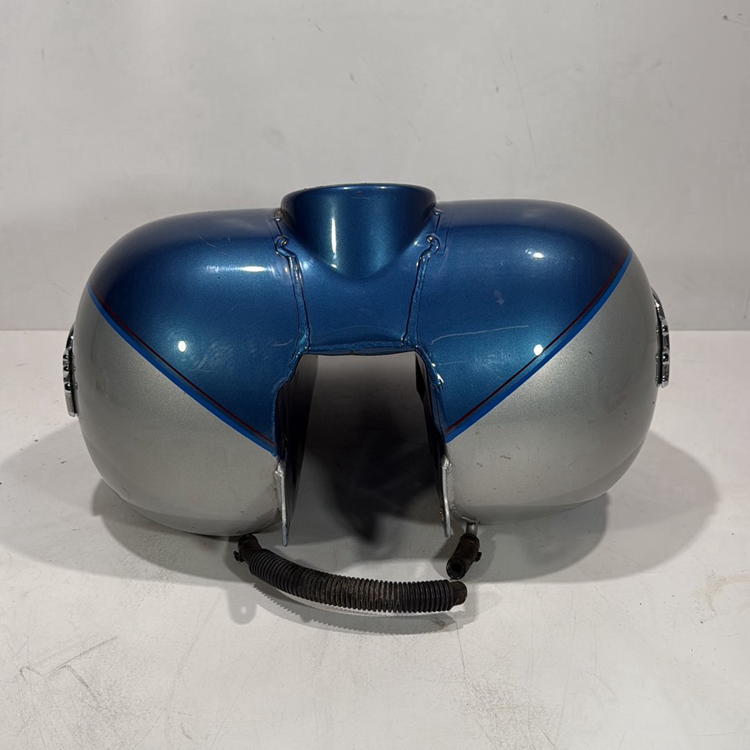 1999 - 2006 Harley-Davidson Touring Electra Glide Ultra Fuel Gas Tank Gasoline Reservoir  	61356-03