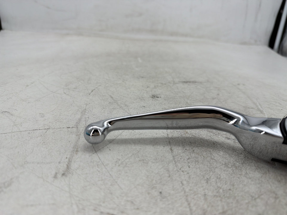 2004 Harley Electra Glide Touring OEM Front Right Brake Lever Master Cylinder