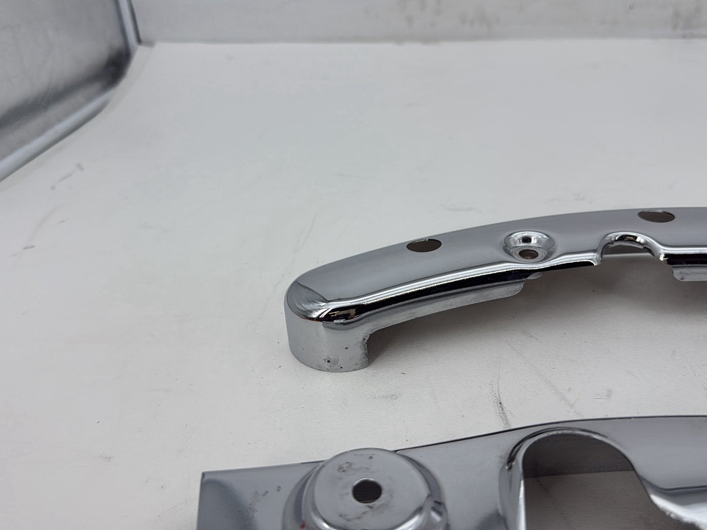2011 Harley Road King Touring FLHRC Classic OEM Left Right Saddlebag Fender Struts Brackets