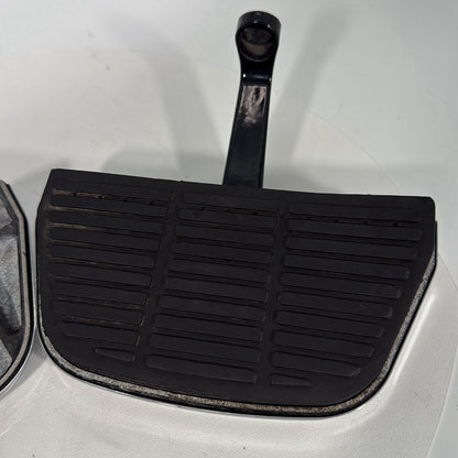 1999 - 2006 Harley-Davidson Touring Electra Glide Classic Left & Right Passenger Floorboard Foot Rest 52719-93B