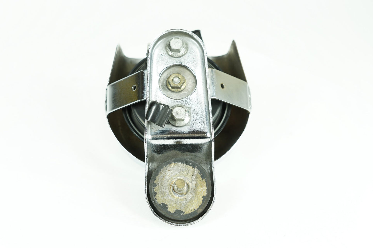 1999 - 2006 Harley-Davidson Dyna Wide Glide Horn Signal Klaxon Chrome Cover  	69012-93A