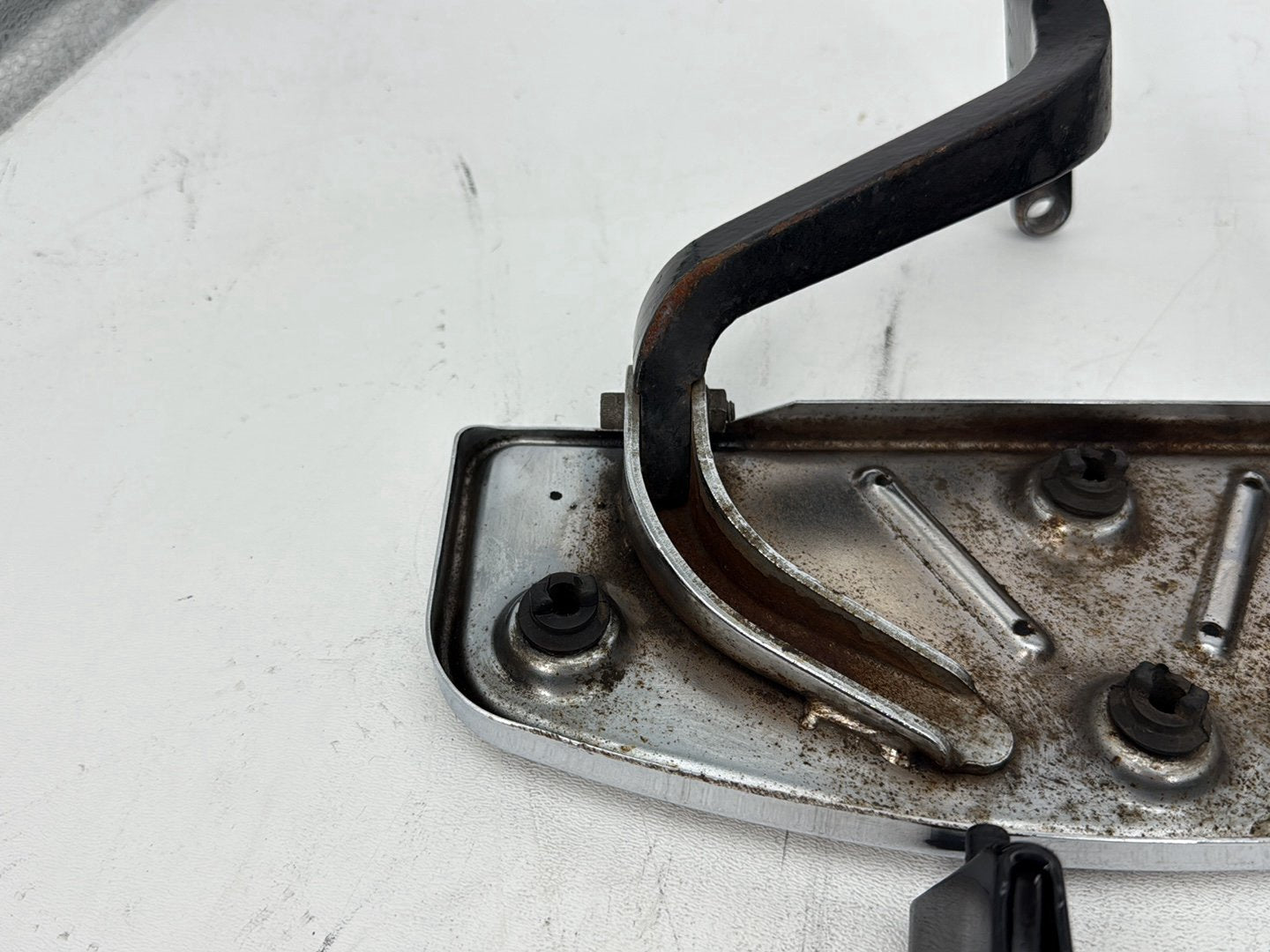 2003 Harley Electra Glide Touring Ultra FLHTCUI OEM Left Right Driver & Pass Floorboard Foot Rest