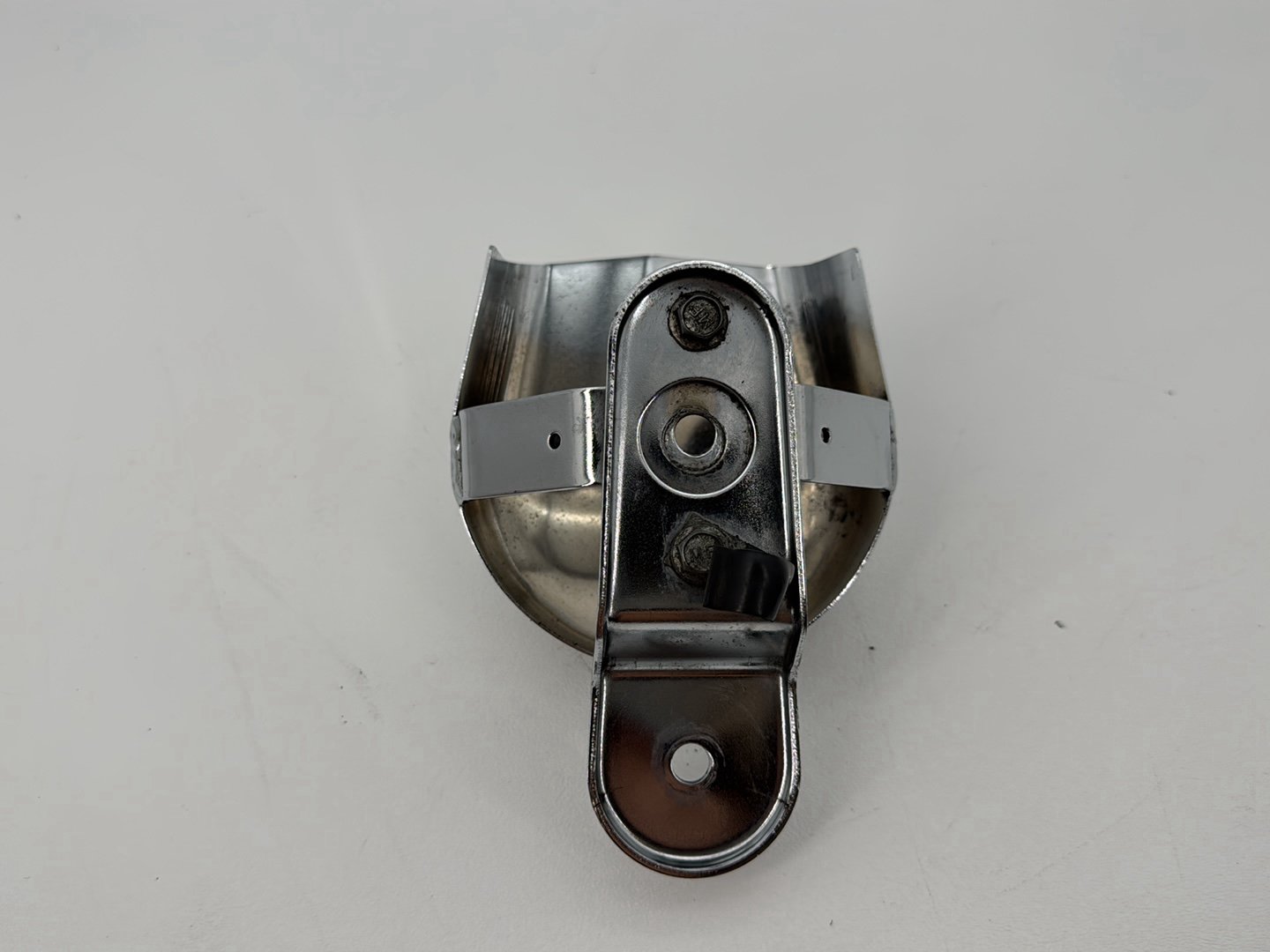 1999 - 2006 Harley-Davidson Touring Electra Glide Classic Horn Signal Klaxon Chrome Cover  	69012-93A