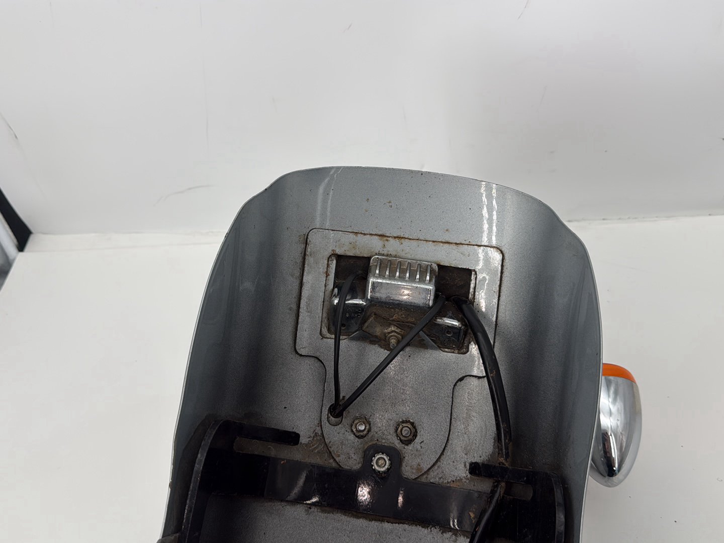 2014 Harley Sportster XL883L 883 SuperLow OEM Rear Wheel Fender Turn Signal Indicators