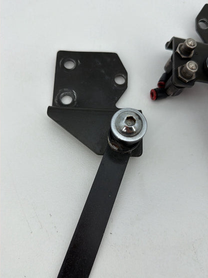 1999 - 2006 Harley-Davidson Touring Road King Left & Right Saddlebag Mount Brackets 53803-06