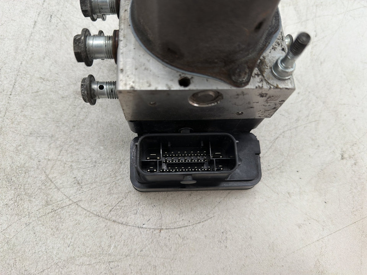 2015 Harley Electra Glide Touring Ultra OEM ABS Brake Pump & Control Module