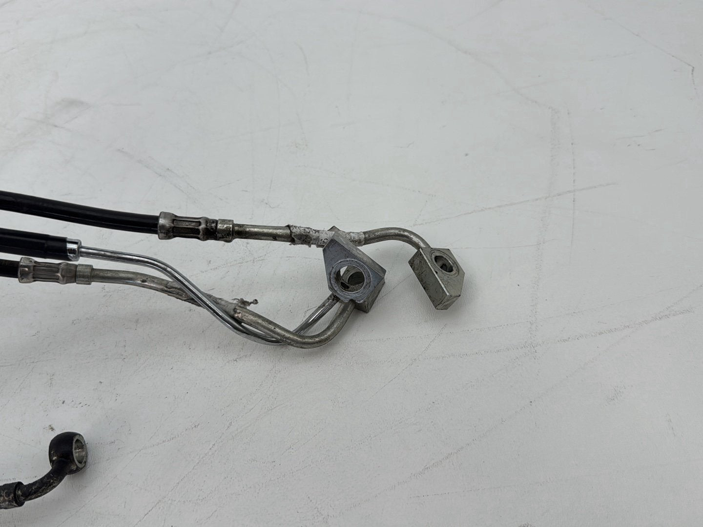 2008 - 2016 Harley-Davidson Touring Electra Glide Ultra Front Brake Hose Line Pipe ABS