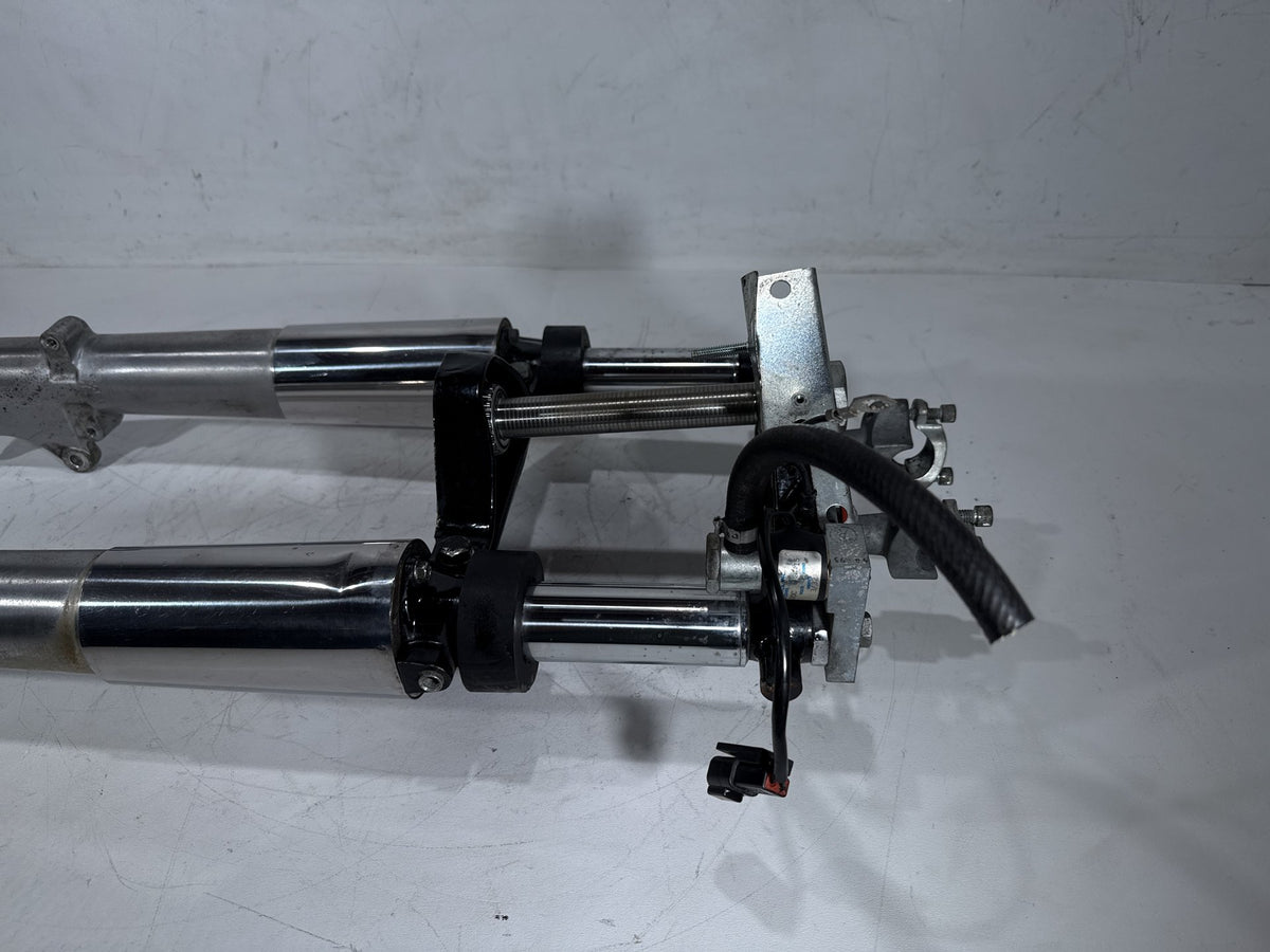 96 Harley Electra Touring Ultra Front Triple Tree Set & LH RH Fork Legs Sliders