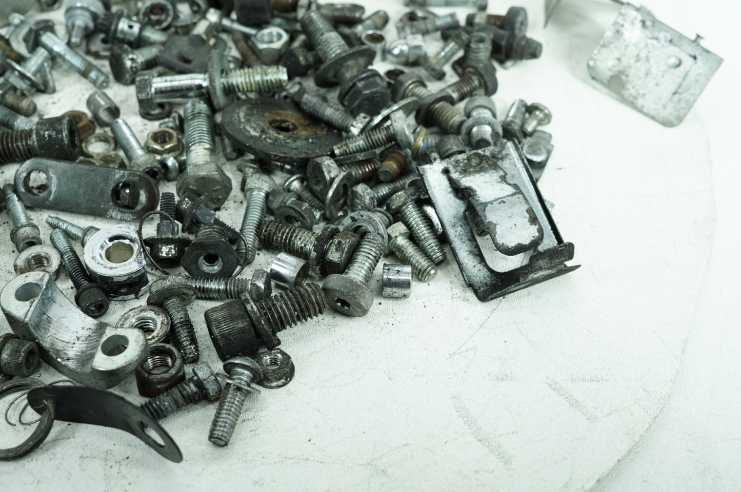 2000 - 2006 Harley-Davidson Touring Electra Ultra Hardware Bolts Nuts & Brackets