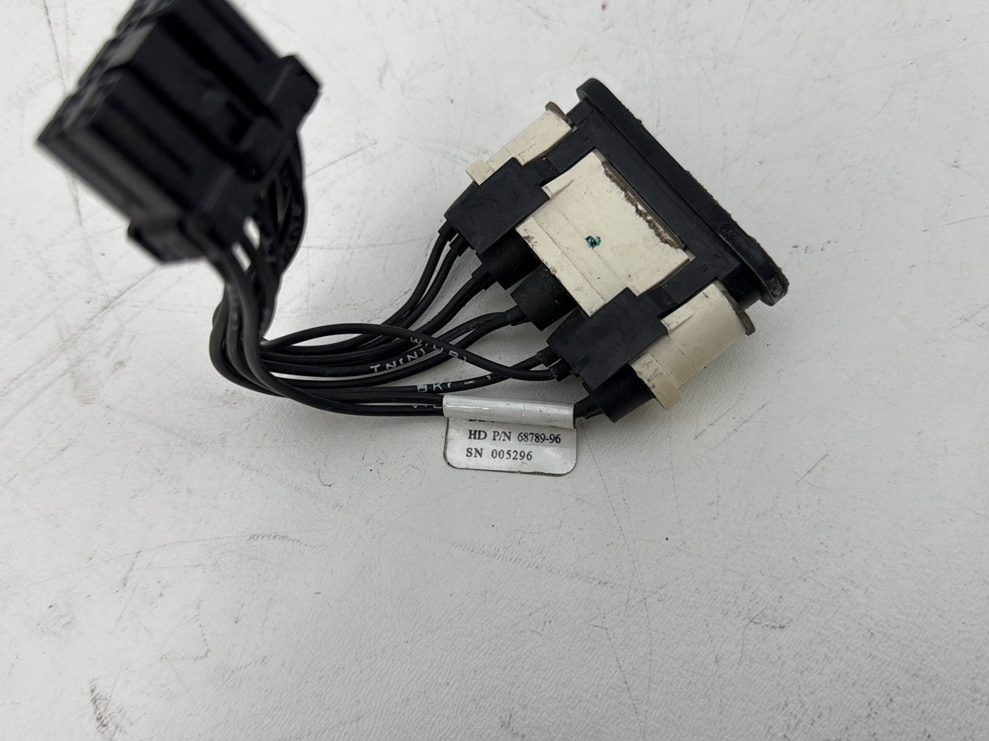 Harley-Davidson Misc  Dash Indicator Lamp Wire Plug In 68789-96